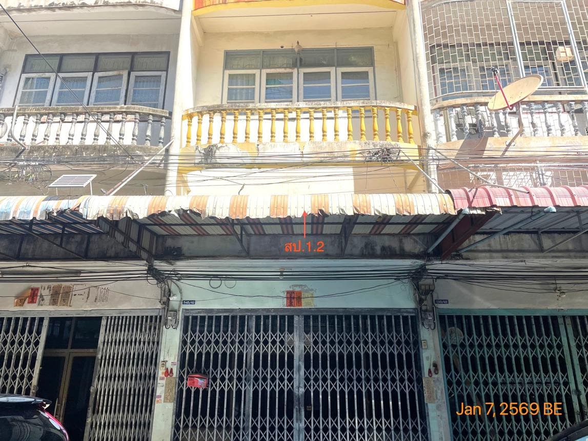 ขายอาคารพาณิชย์ บางขุนนนท์ บางกอกน้อย กรุงเทพฯ 3 ห้องนอน 2 ห้องน้ำ ทำเลศักยภาพ เหมาะทำโฮมออฟฟิศและธุรกิจ ราคาเพียง 3.36 ล้าน