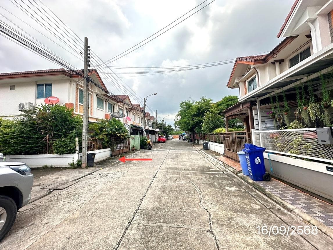 ทาวน์เฮ้าส์ พฤกษาวิลล์ 9 ศรีนครินทร์-เทพารักษ์ แพรกษาใหม่ เมืองสมุทรปราการ สมุทรปราการ 2 ห้องนอน 2 ห้องน้ำ พื้นที่ 99.5 ตร.ม. บนที่ดิน 22.4 ตร.ว. ทำเลศักยภาพใกล้ทางด่วนและแหล่งงาน ราคาพิเศษ 1.64 ล้าน