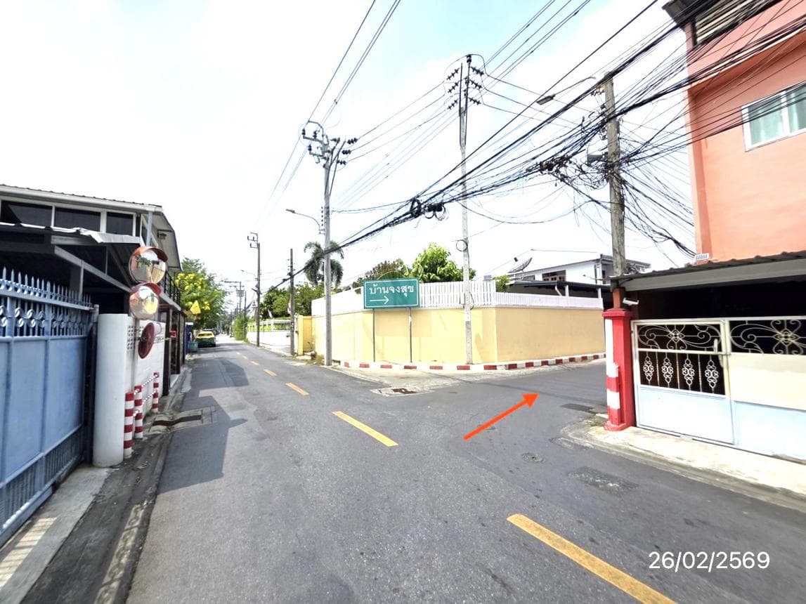 ทาวน์เฮ้าส์ จงสุข บางซื่อ กรุงเทพฯ 2 ห้องนอน 2 ห้องน้ำ พื้นที่ 106 ตร.ม. ทำเลเมืองเชื่อมต่อรถไฟฟ้าและทางด่วน ราคา 2.2 ล้านบาท