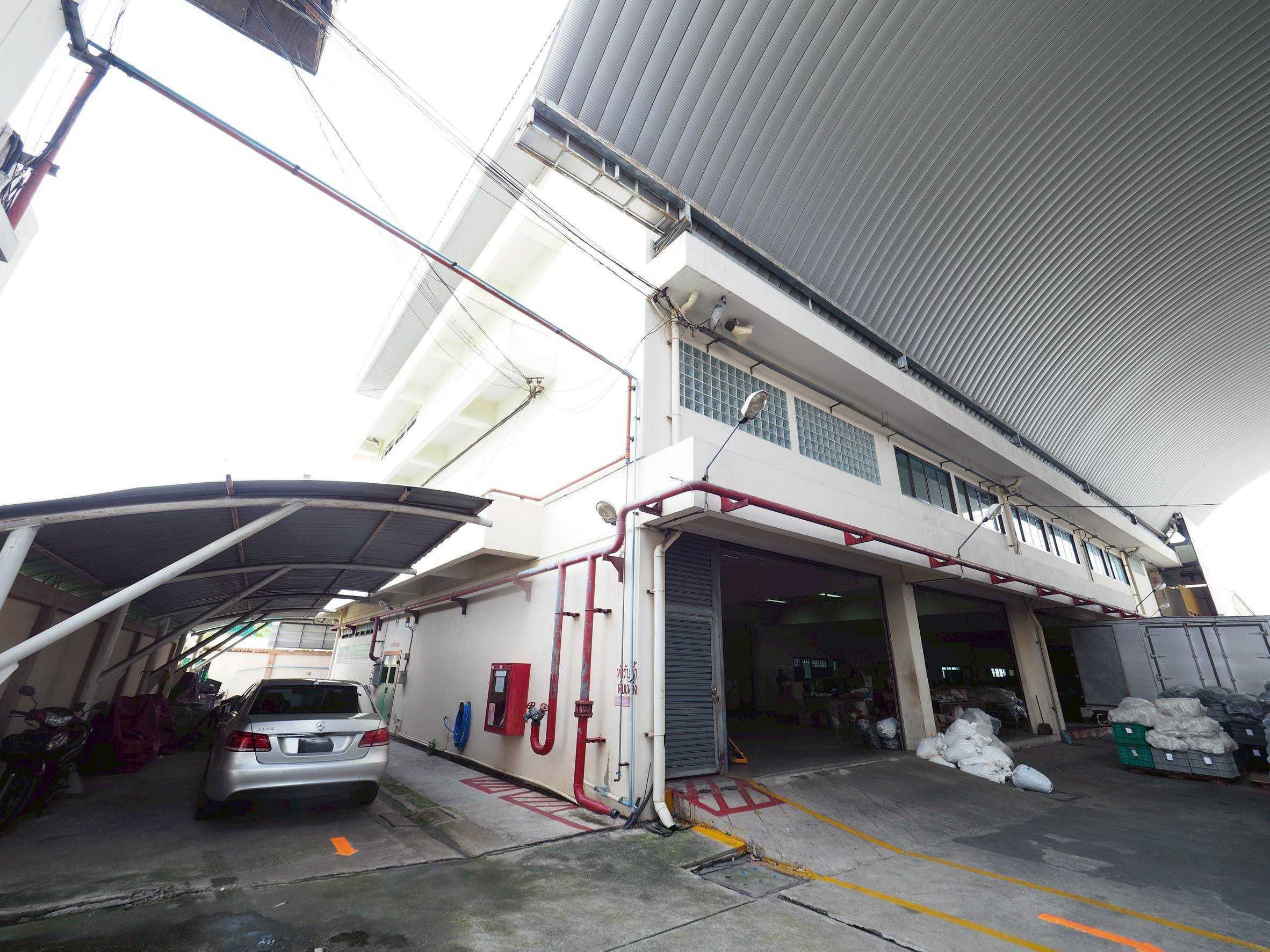 ขายโรงงานผลิตพลาสติกพร้อมที่ดิน ผังม่วง 4-0-85.1ไร่ พร้อมใบ รง.4