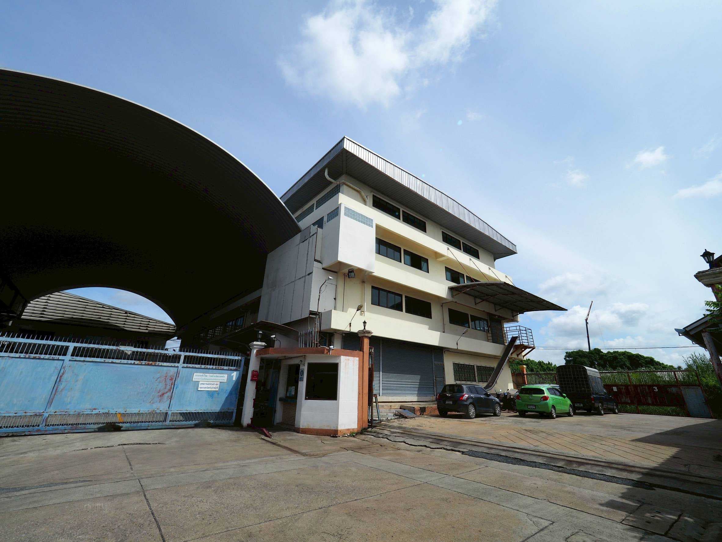 ขายโรงงานผลิตพลาสติกพร้อมที่ดิน ผังม่วง 4-0-85.1ไร่ พร้อมใบ รง.4