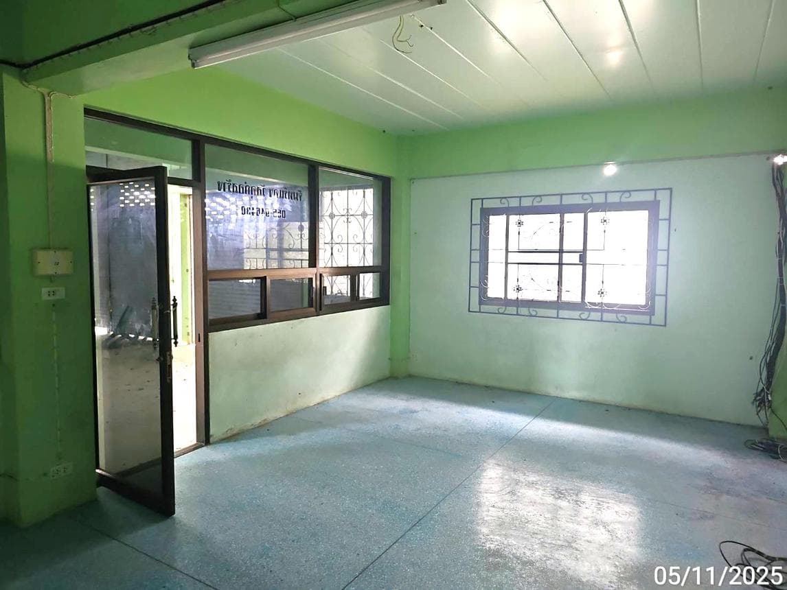 ขายโกดัง ศรีสำโรง สุโขทัย ทำเลราวต้นจันทร์ พื้นที่ใช้สอย 1,080 ตร.ม. 1 ห้องน้ำ สภาพดี เหมาะสำหรับประกอบกิจการและลงทุน