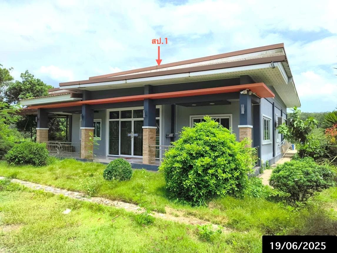 บ้านเดี่ยว ตะกุกใต้ วิภาวดี สุราษฎร์ธานี 4 ห้องนอน พื้นที่กว้าง 216 ตร.ม. ทำเลสงบราคาไม่ถึง 3 ล้าน