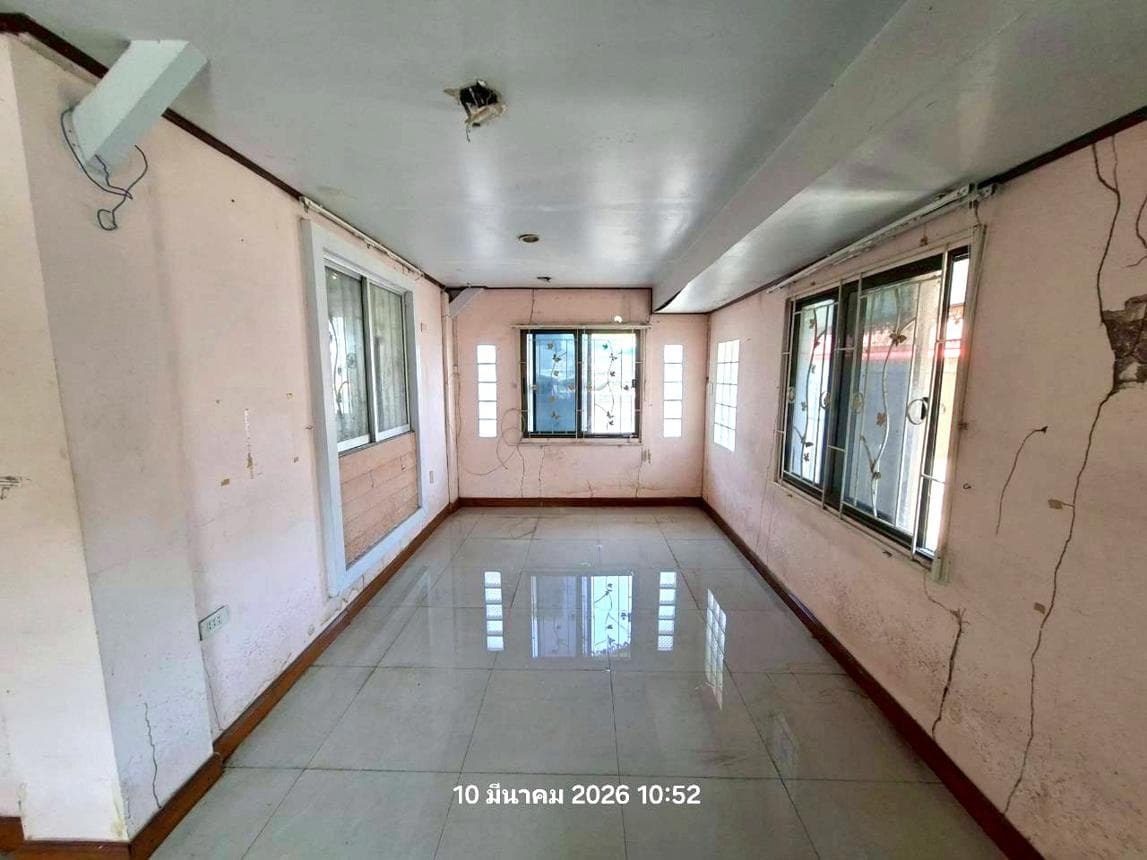 บ้านเดี่ยว บ้านสุขุมวิท 5 ท่าตูม ศรีมหาโพธิ ปราจีนบุรี พื้นที่ 53 ตร.ว. พื้นที่ใช้สอย 181 ตร.ม. 1 ห้องนอน 1 ห้องน้ำ