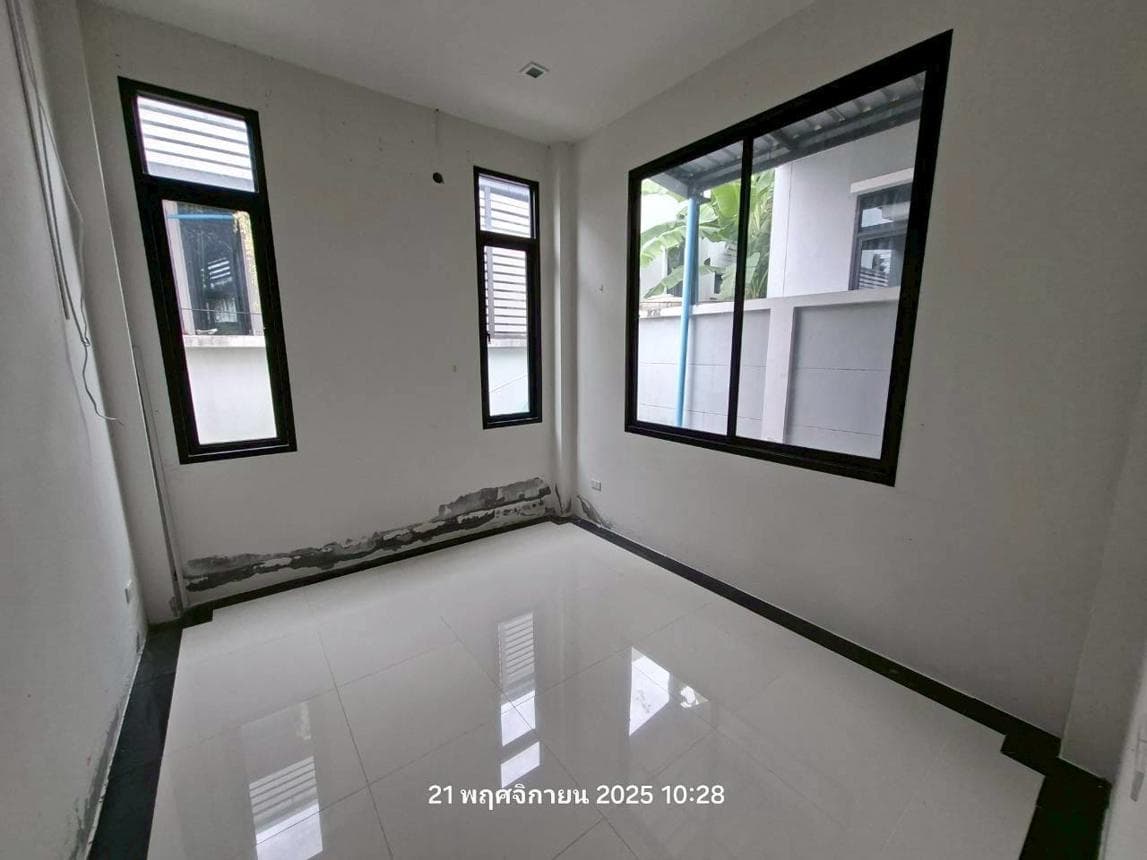 ขายทาวน์โฮม เลควิลล์ ปลวกแดง ระยอง 2 ห้องนอน พื้นที่ใช้สอย 113.7 ตร.ม. ทำเลดี ใกล้นิคมอุตสาหกรรม
