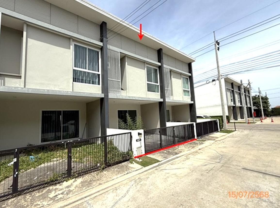 ขายทาวน์เฮ้าส์ ธงสิริ 3 บ้านกล้วย-ไทรน้อย นนทบุรี 3 ห้องนอน 2 น้ำ พื้นที่ 102.6 ตร.ม. ทำเลดี เดินทางสะดวก ราคา 2.1 ล้าน