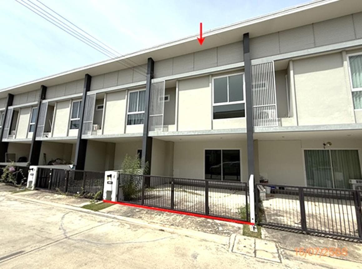 ขายทาวน์เฮ้าส์ ธงสิริ 3 บ้านกล้วย-ไทรน้อย นนทบุรี 3 ห้องนอน 2 น้ำ พื้นที่ 102.6 ตร.ม. ทำเลดี เดินทางสะดวก ราคา 2.1 ล้าน