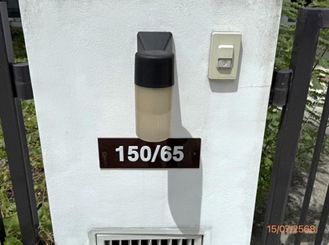 ขายทาวน์เฮ้าส์ ธงสิริ 3 บ้านกล้วย-ไทรน้อย นนทบุรี 3 ห้องนอน 2 น้ำ พื้นที่ 102.6 ตร.ม. ทำเลดี เดินทางสะดวก ราคา 2.1 ล้าน