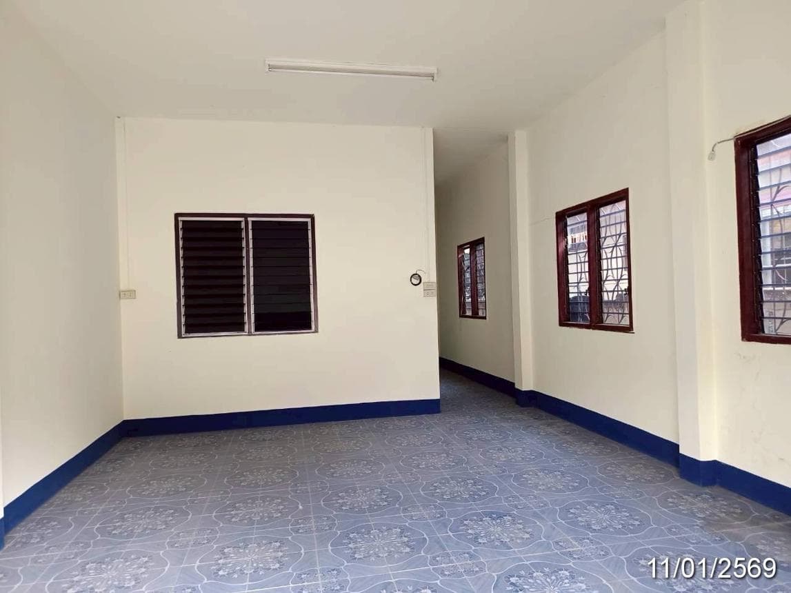 บ้านเดี่ยว เวียง พร้าว เชียงใหม่ พื้นที่ 63 ตร.ว. พื้นที่ใช้สอย 195.2 ตร.ม. 4 ห้องนอน 4 ห้องน้ำ