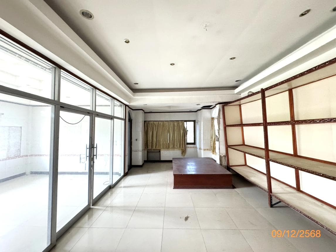 บ้านเดี่ยว ดุลิยาทิพย์ 6 ห้องนอน 2 ห้องน้ำ พื้นที่ 408.5 ตร.ม. ทำเลศักยภาพ บ้านคลองสวน พระสมุทรเจดีย์ จ.สมุทรปราการ