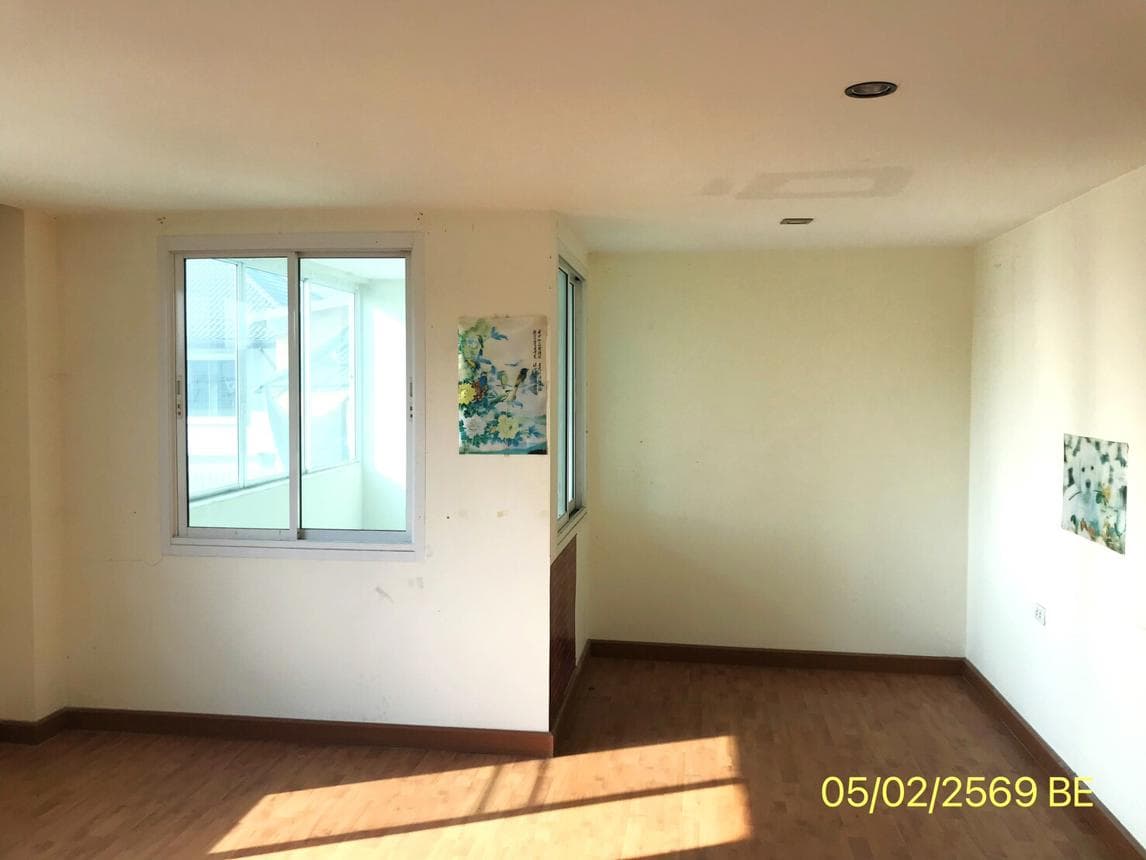 ขายบ้านเดี่ยวหลังใหญ่ 4 ห้องนอน 5 ห้องน้ำ พื้นที่ใช้สอย 702 ตร.ม. ทำเลบางศรีเมือง เมืองนนทบุรี พื้นที่กว้างขวาง สังคมคุณภาพ