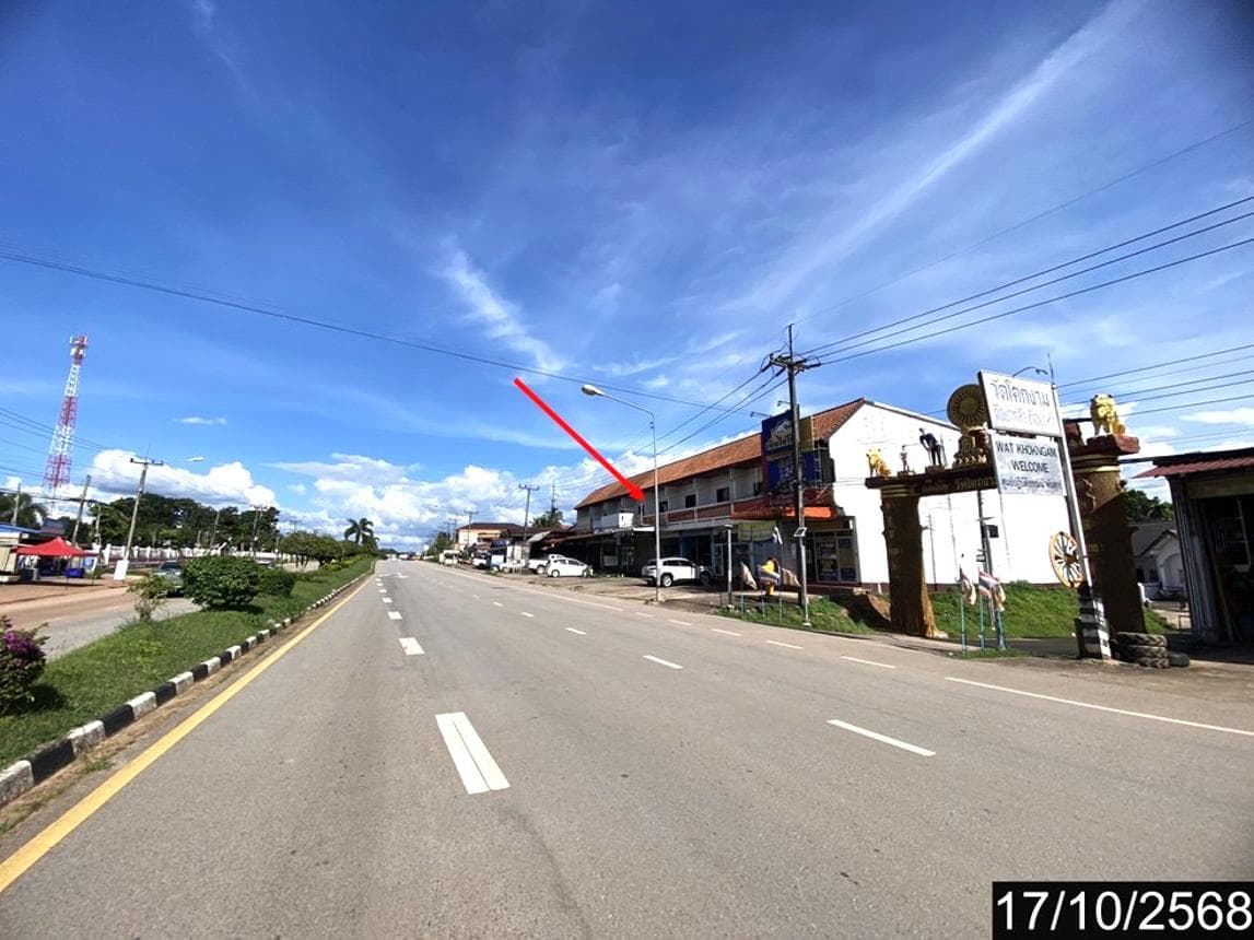 อาคารพาณิชย์ โคกงาม ด่านซ้าย เลย 2 ห้องนอน 1 ห้องน้ำ พื้นที่ 142.4 ตร.ม. บนที่ดิน 20 ตร.ว. ทำเลดีติดถนน เดินทางสะดวก เหมาะสำหรับค้าขายหรือประกอบธุรกิจ ราคาคุ้มค่าเพียง 2.9 ล้าน
