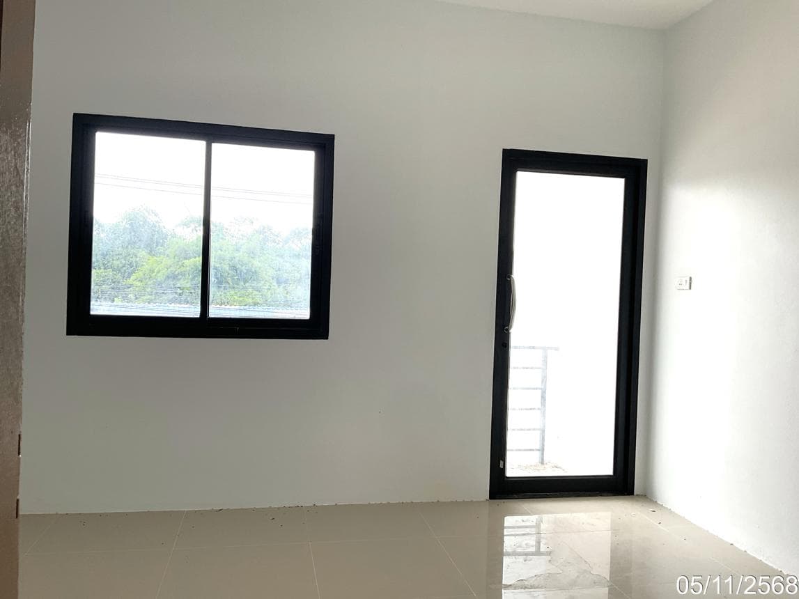 อาคารพาณิชย์ นครสวรรค์ตก เมืองนครสวรรค์ 2 ห้องนอน 3 ห้องน้ำ พื้นที่ 100 ตร.ม. ทำเลค้าขาย เดินทางสะดวก ราคาคุ้มค่า