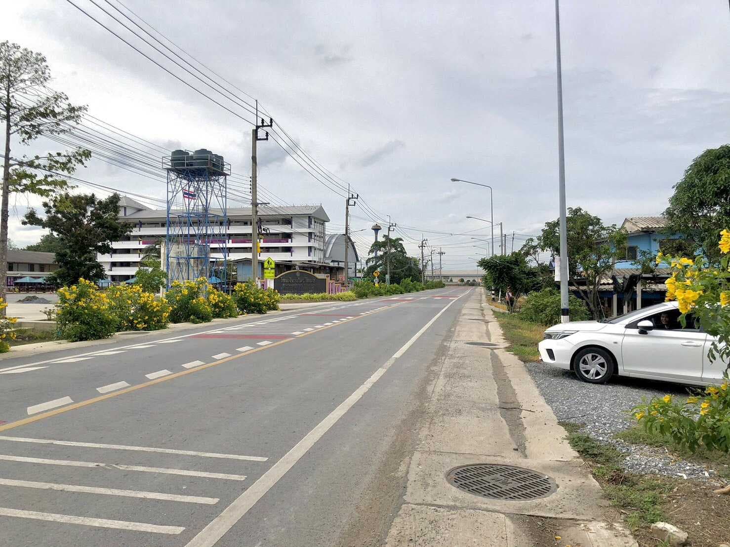 ขายที่ดินศักยภาพสูง ไทรน้อย ที่ดินแปลงใหญ่ 63 ไร่ ติดถนน 2 ด้าน เด่น เหมาะพัฒนาโครงการอุตสาหกรรมหรือการลงทุนระยะยาว