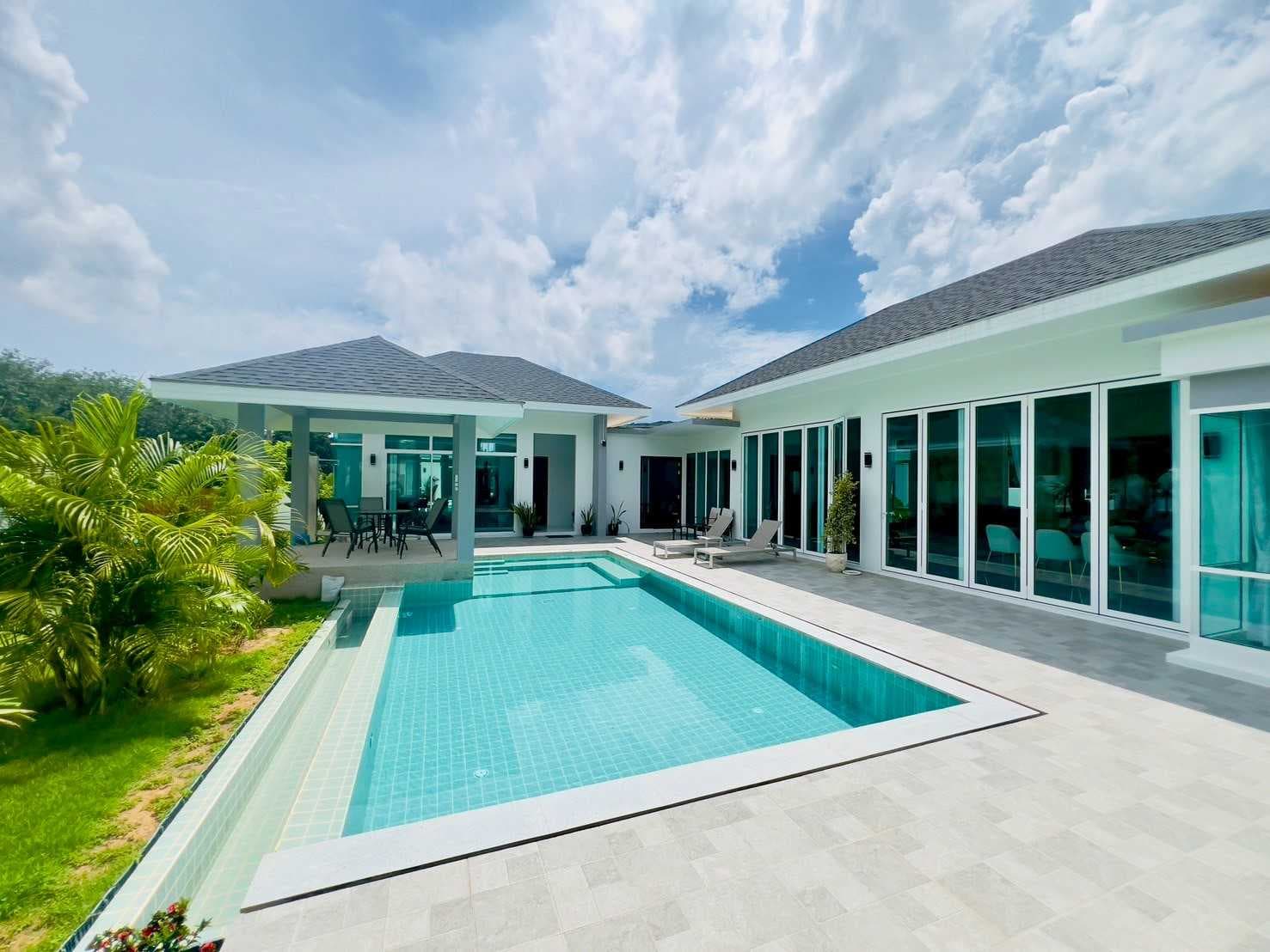 Rare Luxury Pool Villa for Sale – Resort-Style Living on 1 Rai in Exclusive Yamu, Phuket