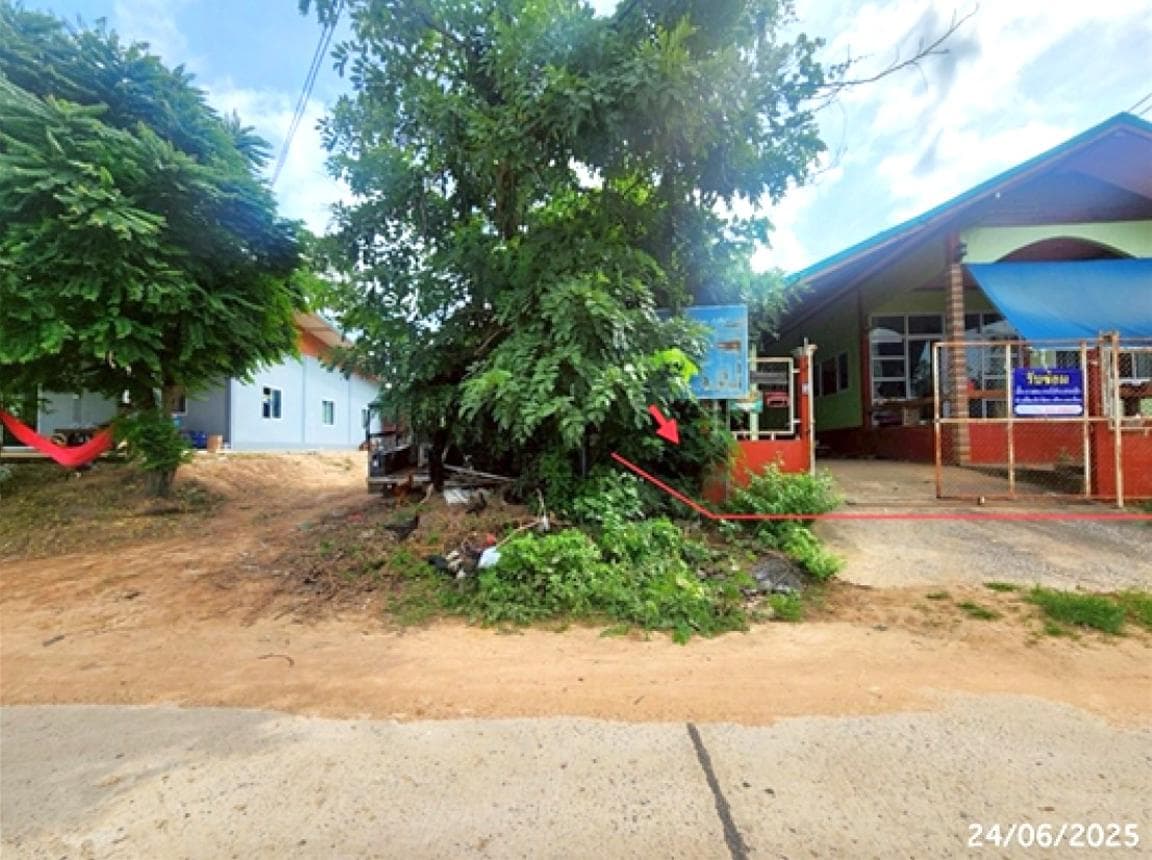 บ้านเดี่ยว เมืองไพร เสลภูมิ ร้อยเอ็ด 2 ห้องนอน พื้นที่ 109.75 ตร.ม. บนที่ดินขนาดใหญ่ 89 ตร.ว. ทำเลสงบเป็นส่วนตัว พื้นที่รอบบ้านกว้างขวาง ราคาพิเศษ 1.09 ล้าน