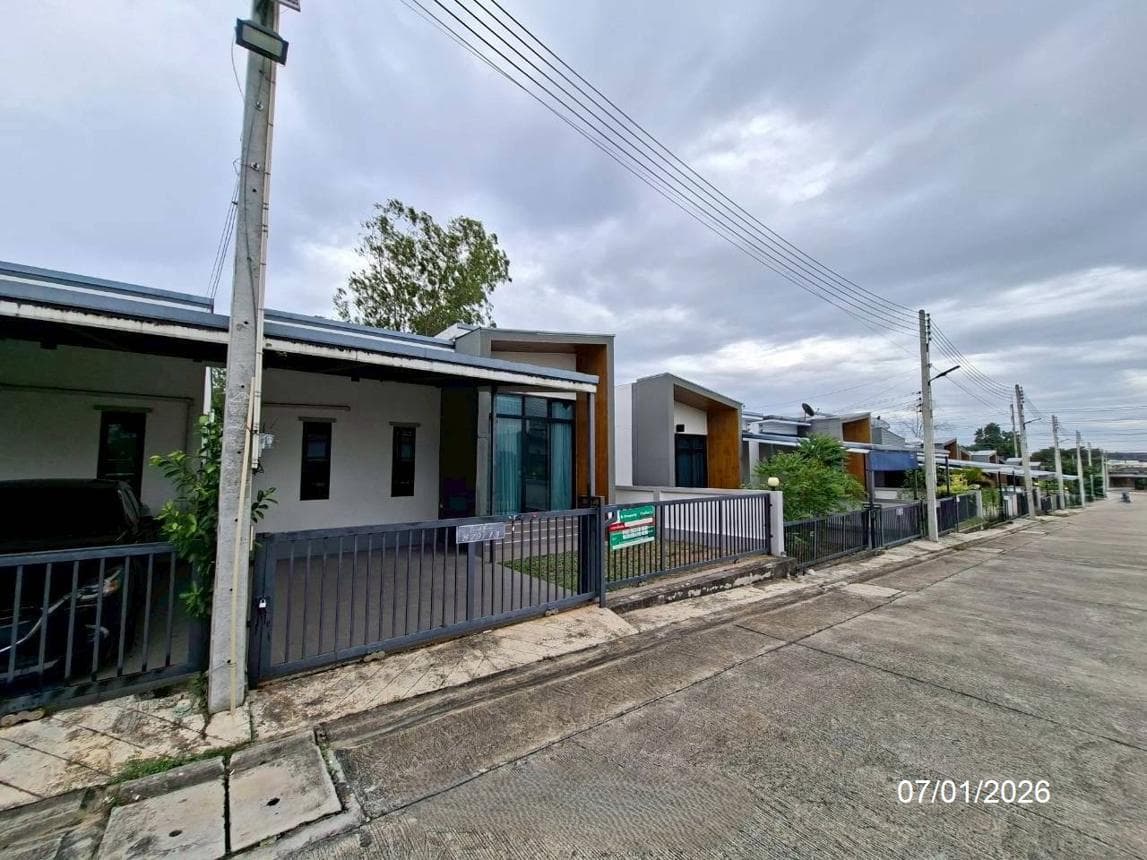 บ้านเดี่ยว ลาวีด้า 3 ปลวกแดง ระยอง 2 ห้องนอน พื้นที่ใช้สอย 101 ตร.ม. ทำเลดี ใกล้นิคมฯ ราคาไม่ถึง 2 ล้าน