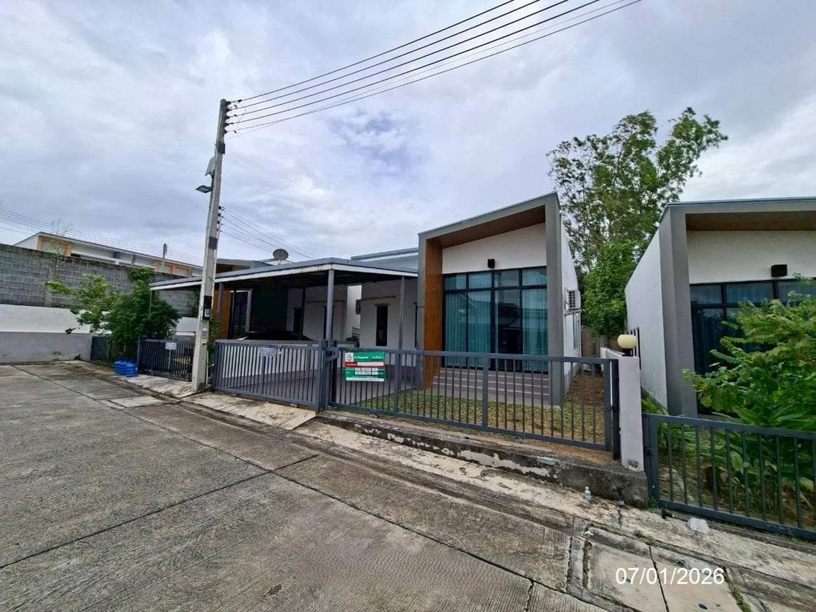 บ้านเดี่ยว ลาวีด้า 3 ปลวกแดง ระยอง 2 ห้องนอน พื้นที่ใช้สอย 101 ตร.ม. ทำเลดี ใกล้นิคมฯ ราคาไม่ถึง 2 ล้าน