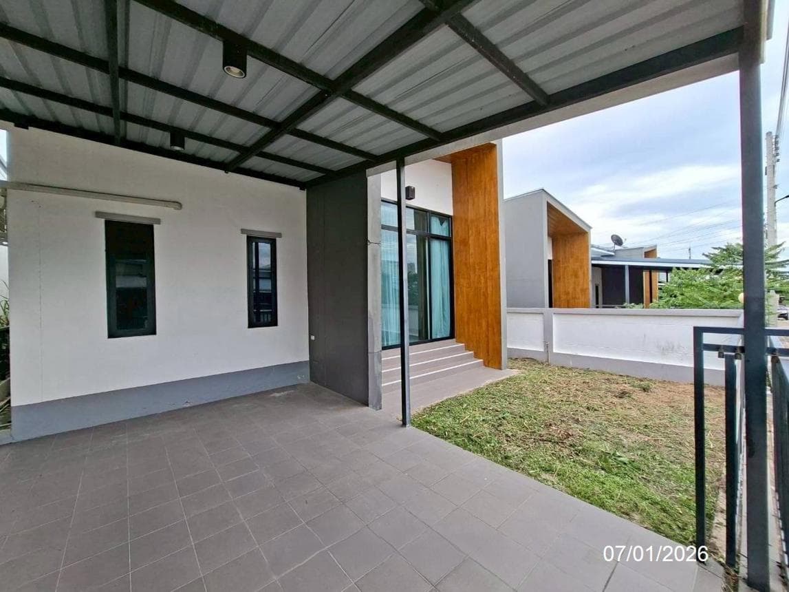 บ้านเดี่ยว ลาวีด้า 3 ปลวกแดง ระยอง 2 ห้องนอน พื้นที่ใช้สอย 101 ตร.ม. ทำเลดี ใกล้นิคมฯ ราคาไม่ถึง 2 ล้าน