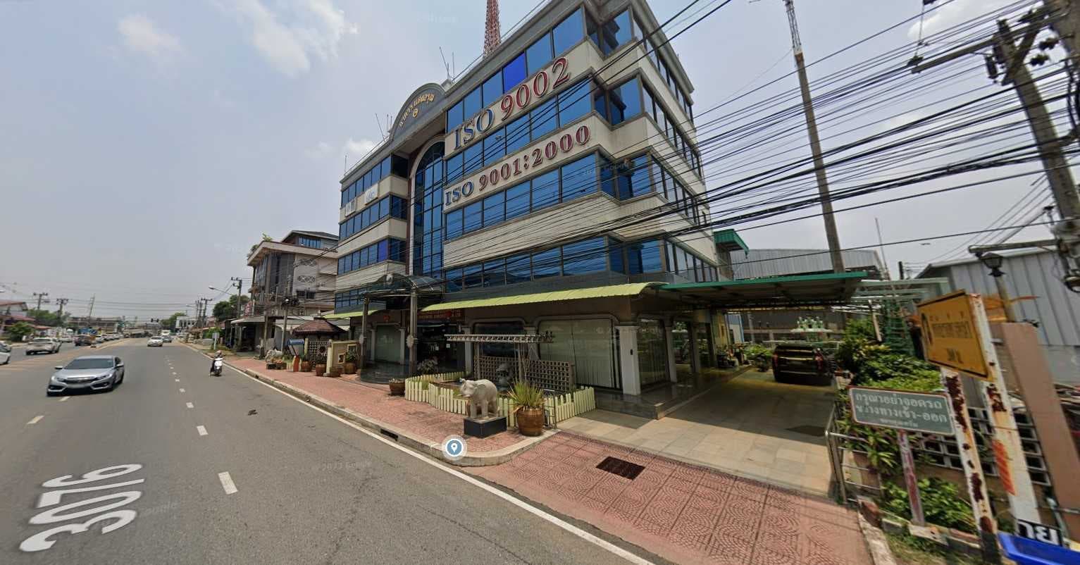 ขายด่วน !! ตึกออฟฟิศ ติดถนนใหญ่ ตรงข้าม Lotus พนมสารคาม ฉะเชิงเทรา 4.5 ชั้น