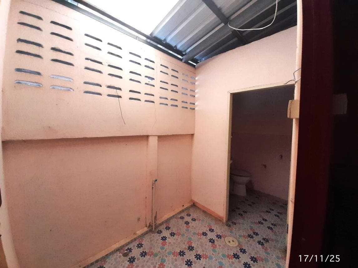บ้านเดี่ยวหลังใหญ่ 6 ห้องนอน 7 ห้องน้ำ พื้นที่ 317.25 ตร.ม. บนเนื้อที่ 92 ตร.ว. ทำเลทอง ในเมือง เมืองขอนแก่น จ.ขอนแก่น