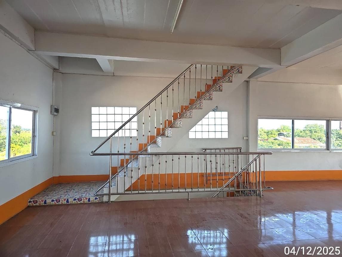 บ้านเดี่ยวหลังใหญ่ ดงขุย ชนแดน เพชรบูรณ์ พื้นที่ใช้สอย 680 ตร.ม. ทำเลดีราคา 10.4 ล้าน