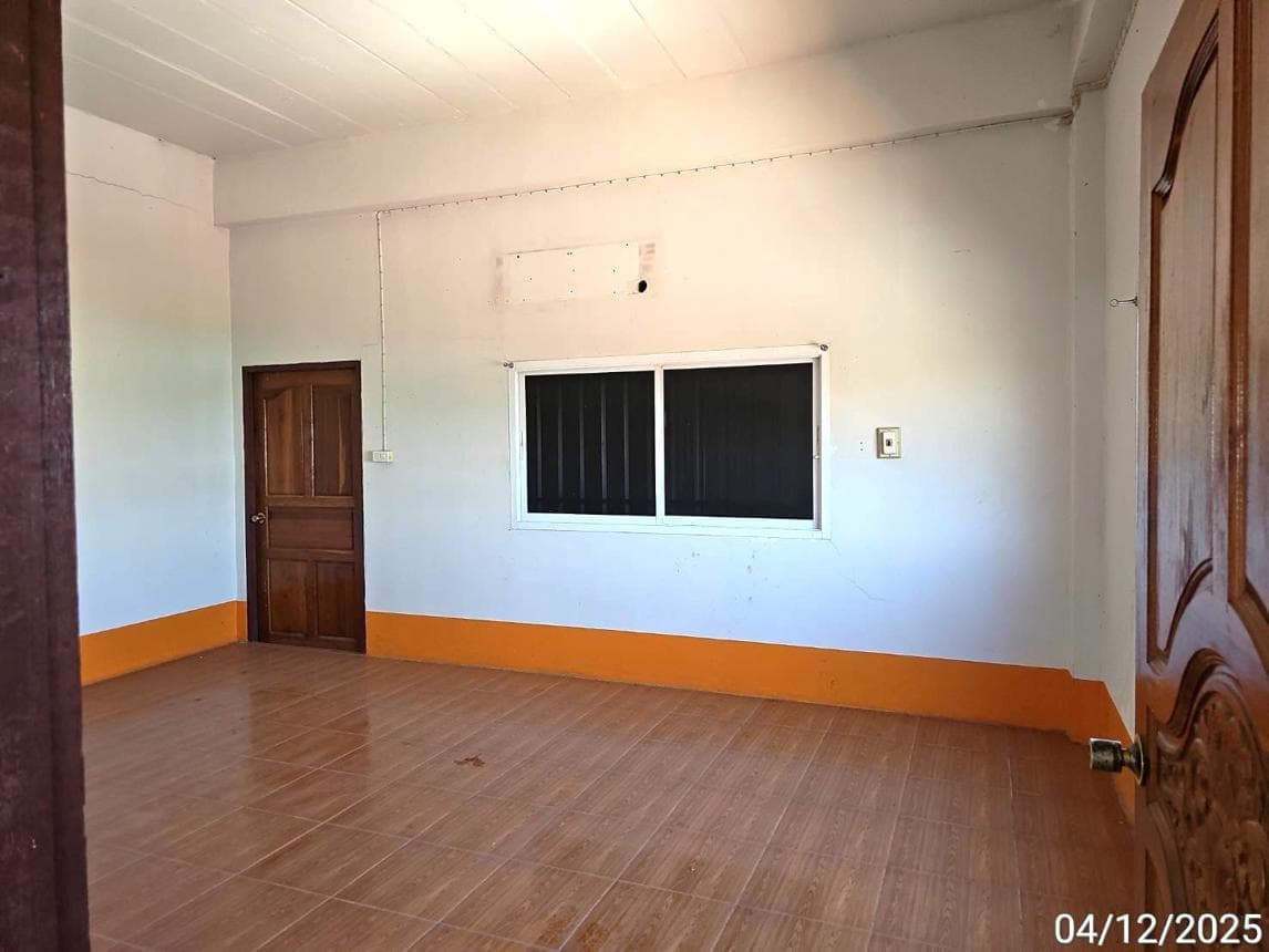 บ้านเดี่ยวหลังใหญ่ ดงขุย ชนแดน เพชรบูรณ์ พื้นที่ใช้สอย 680 ตร.ม. ทำเลดีราคา 10.4 ล้าน