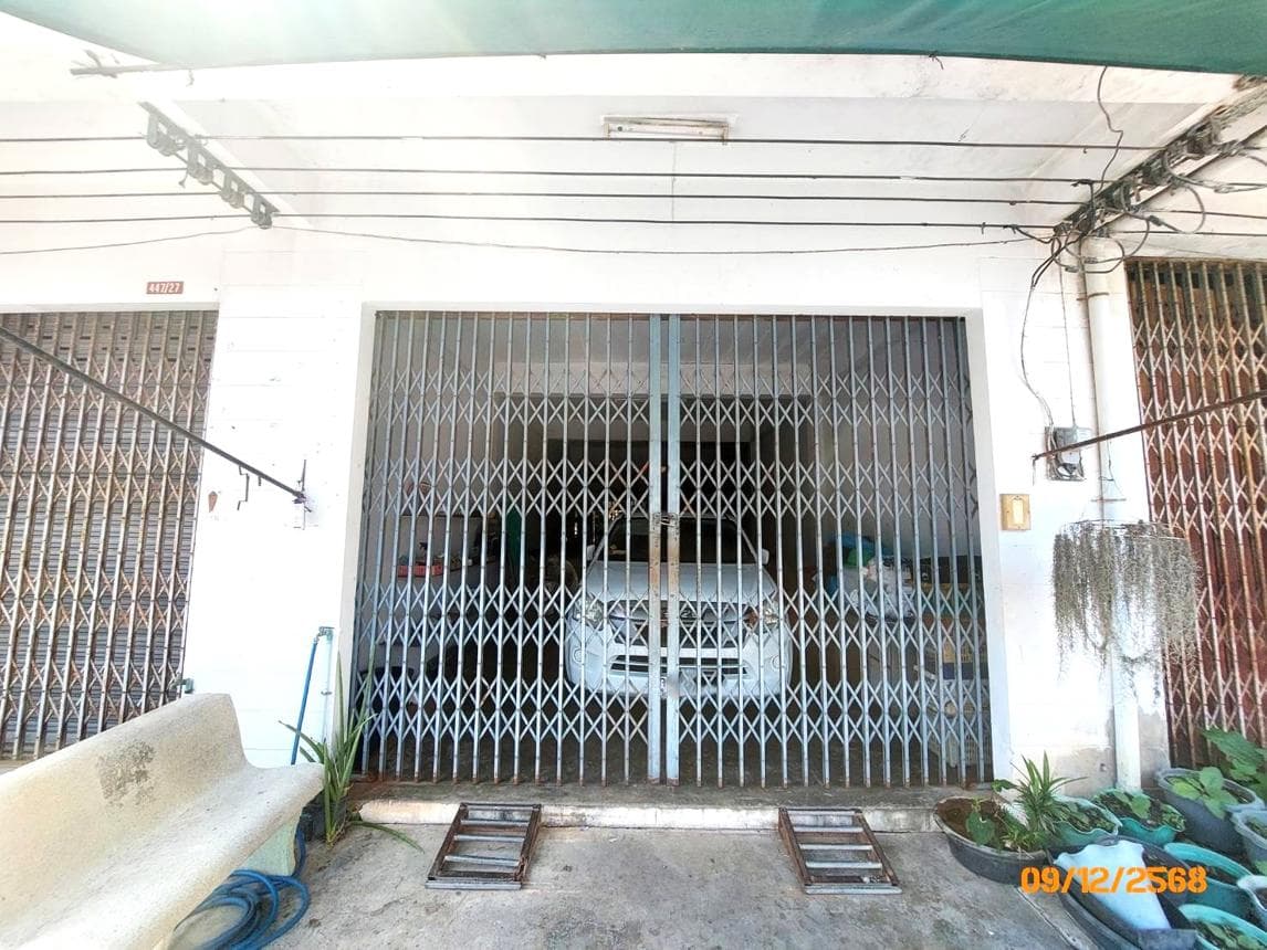 อาคารพาณิชย์ บ้านส้อง เวียงสระ สุราษฎร์ธานี 2 ห้องนอน 2 ห้องน้ำ พื้นที่ใช้สอย 153 ตร.ม. ทำเลค้าขายราคาล้านต้นๆ