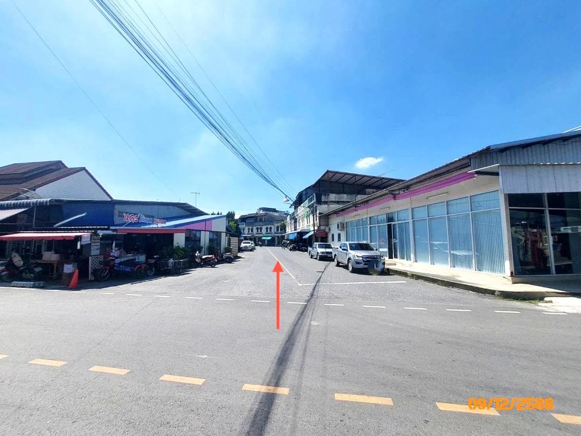 อาคารพาณิชย์ บ้านส้อง เวียงสระ สุราษฎร์ธานี 2 ห้องนอน 2 ห้องน้ำ พื้นที่ใช้สอย 153 ตร.ม. ทำเลค้าขายราคาล้านต้นๆ