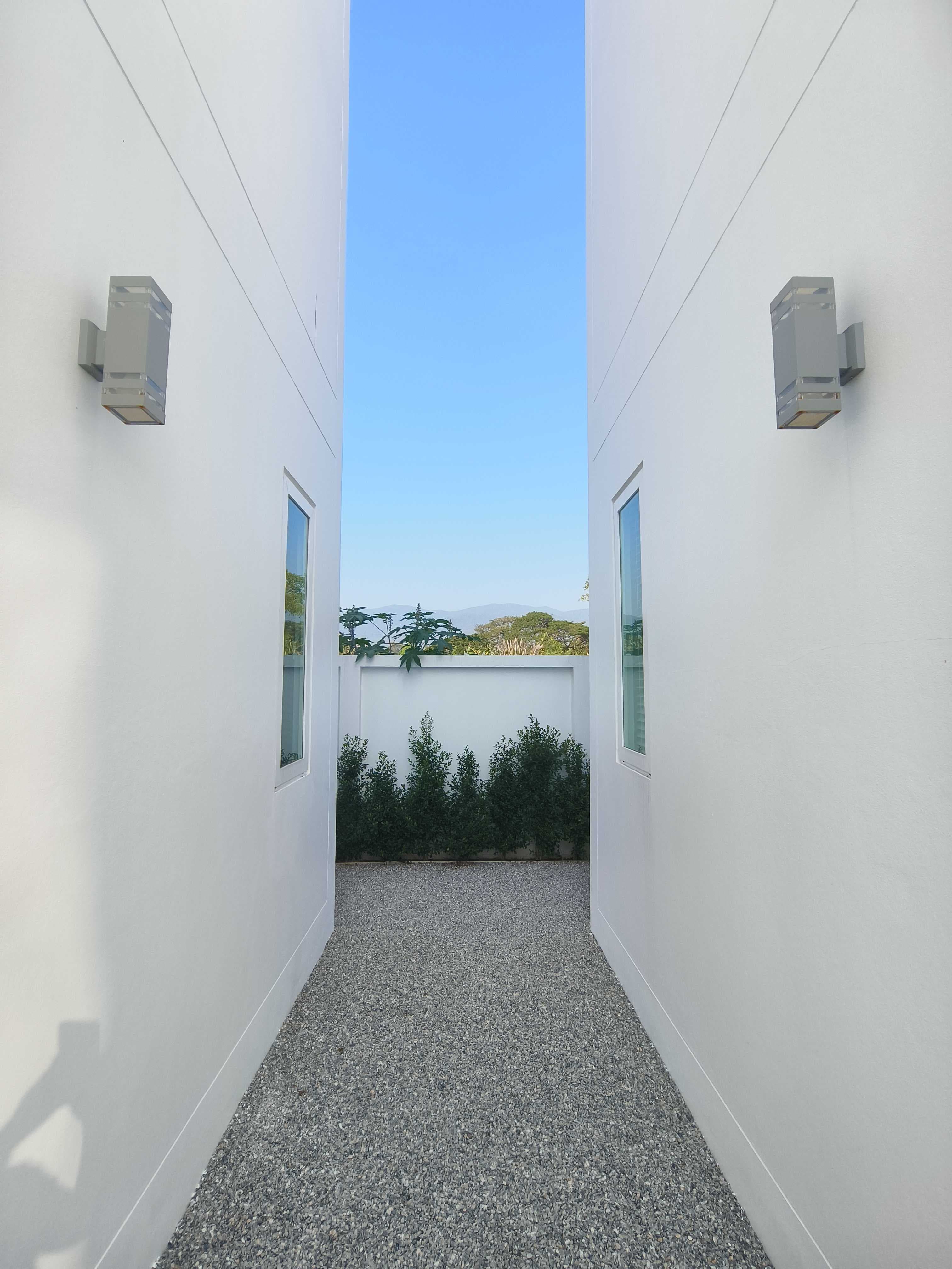 บ้านคู่ ดีไซน์ Modern Minimalist พร้อม Pool Villa และวิวดอยสุเทพแบบพาโนรามา