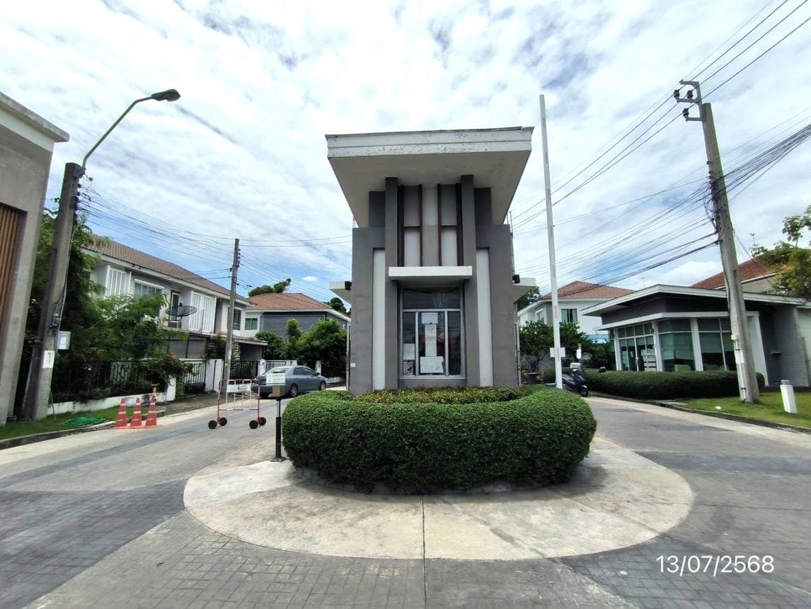 ขายทาวน์เฮ้าส์ พฤกษาวิลล์ 61 บางใหญ่-นครอินทร์ นนทบุรี พื้นที่ 102.6 ตร.ม. 3 ห้องนอน 2 ห้องน้ำ ทำเลดีใกล้รถไฟฟ้าสายสีม่วง