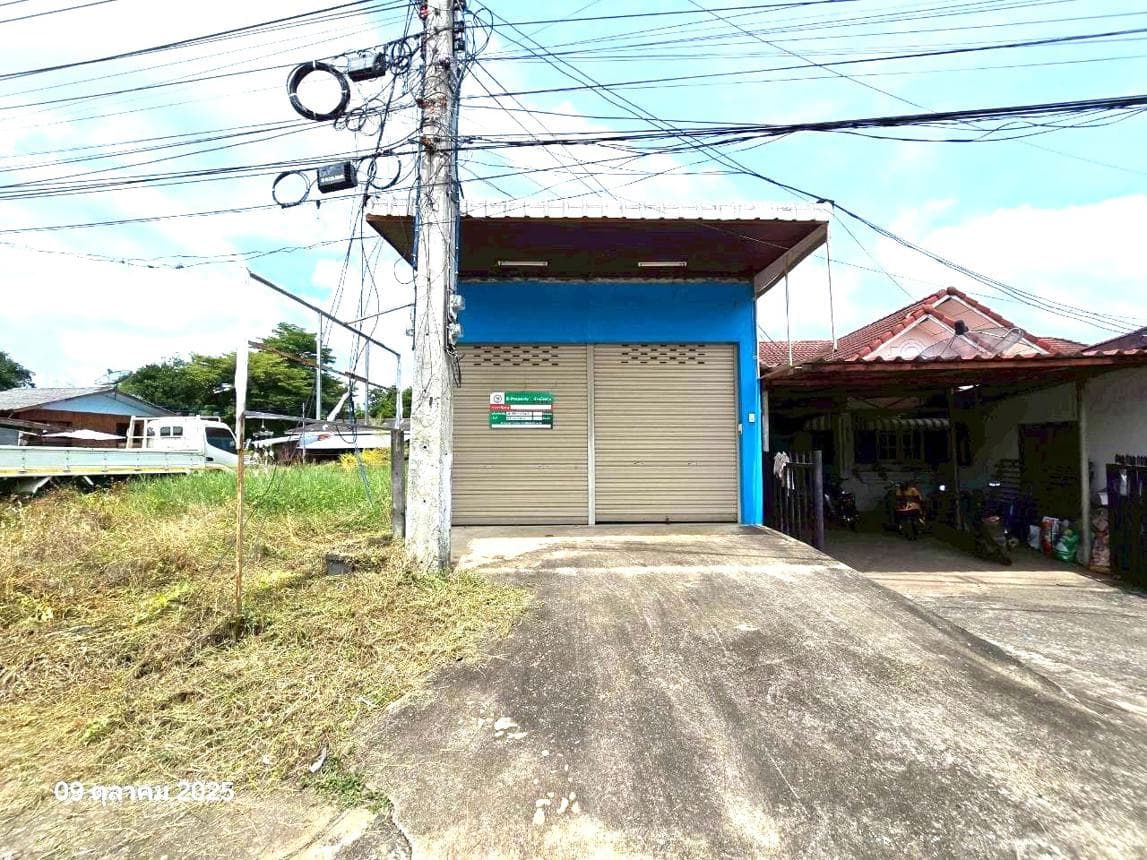 ขายบ้านเดี่ยว ดงเจริญ พิจิตร ทำเลสำนักขุนเณร เนื้อที่ 68 ตร.ว. พื้นที่ใช้สอย 305 ตร.ม. 3 ห้องนอน 2 ห้องน้ำ สภาพดี พร้อมอยู่