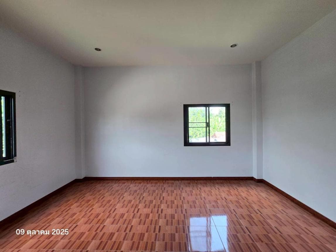 ขายบ้านเดี่ยว ดงเจริญ พิจิตร ทำเลสำนักขุนเณร เนื้อที่ 68 ตร.ว. พื้นที่ใช้สอย 305 ตร.ม. 3 ห้องนอน 2 ห้องน้ำ สภาพดี พร้อมอยู่