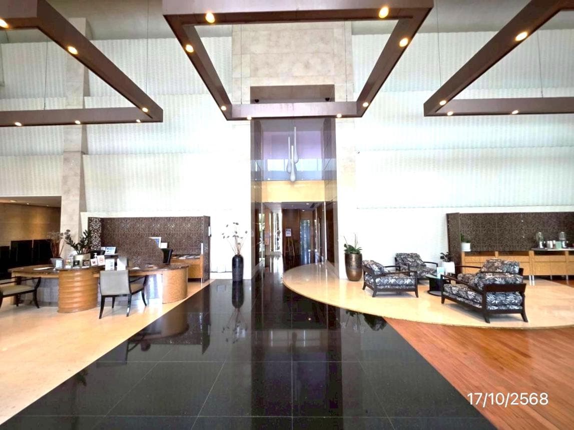 ขายคอนโดหรู เออร์บานา สาทร (Urbana Sathorn) 3 ห้องนอน ไซส์ใหญ่พิเศษ 173.99 ตร.ม. ทำเลทอง CBD สาทร ใกล้ BTS