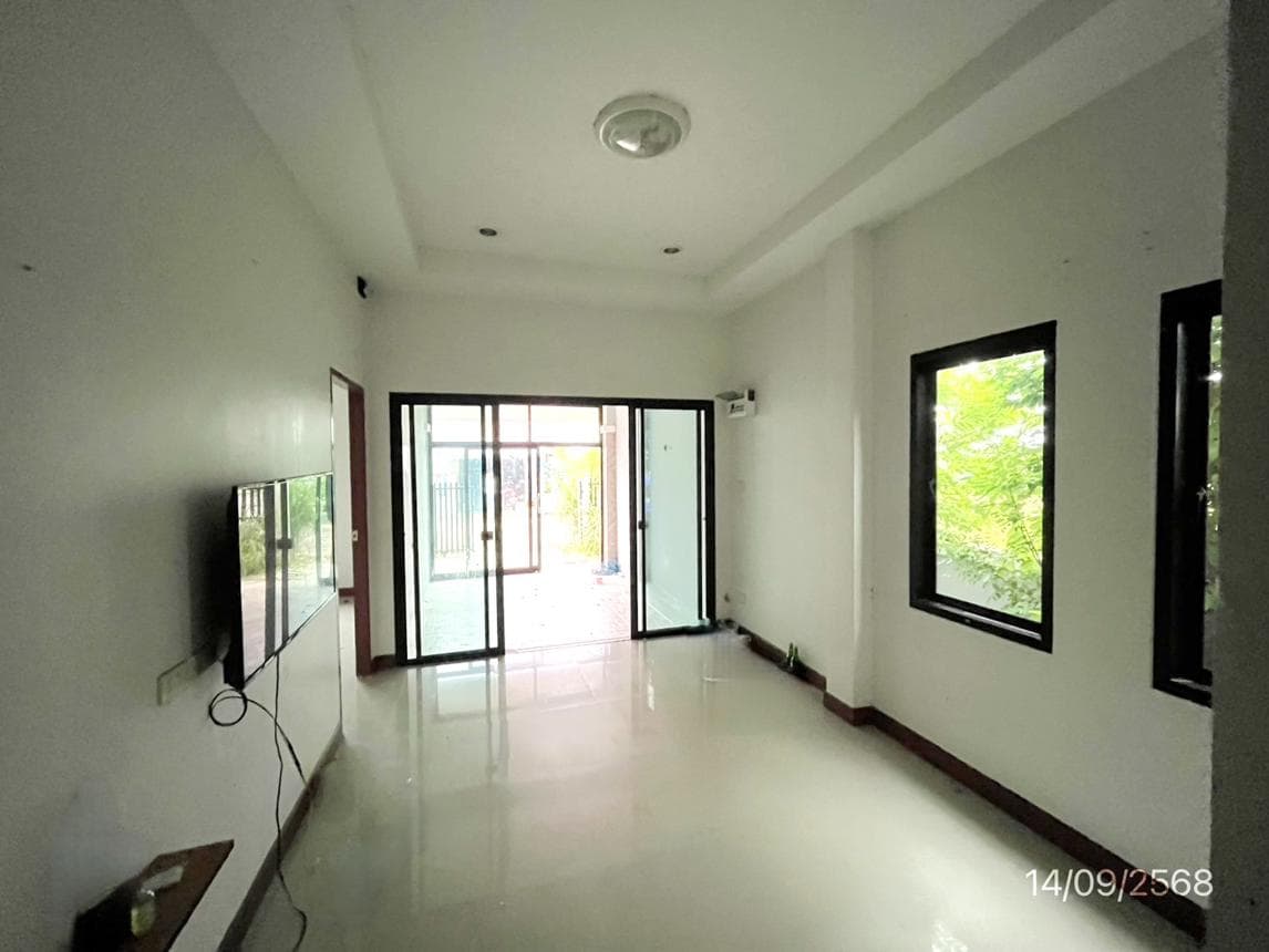 ทาวน์เฮ้าส์ บ้านสุขใจ สุขสบาย 5 มาบยางพร ปลวกแดง ระยอง 2 ห้องนอน 1 ห้องน้ำ พื้นที่ 61.5 ตร.ม. บนเนื้อที่ 28.7 ตร.ว. ทำเลดีราคาล้านต้นๆ