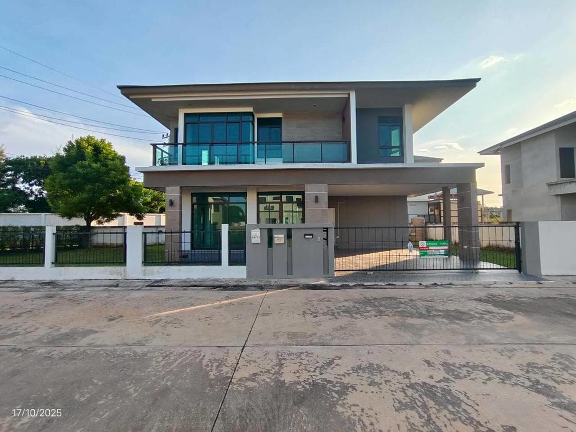 บ้านเดี่ยว กานนาดา หมากแข้ง เมืองอุดรธานี 3 ห้องนอน 3 ห้องน้ำ พื้นที่ใช้สอย 267.26 ตร.ม. บนที่ดินขนาดใหญ่ 96.1 ตร.ว. ทำเลพรีเมียมใจกลางเมือง ราคาพิเศษ 6.35 ล้าน