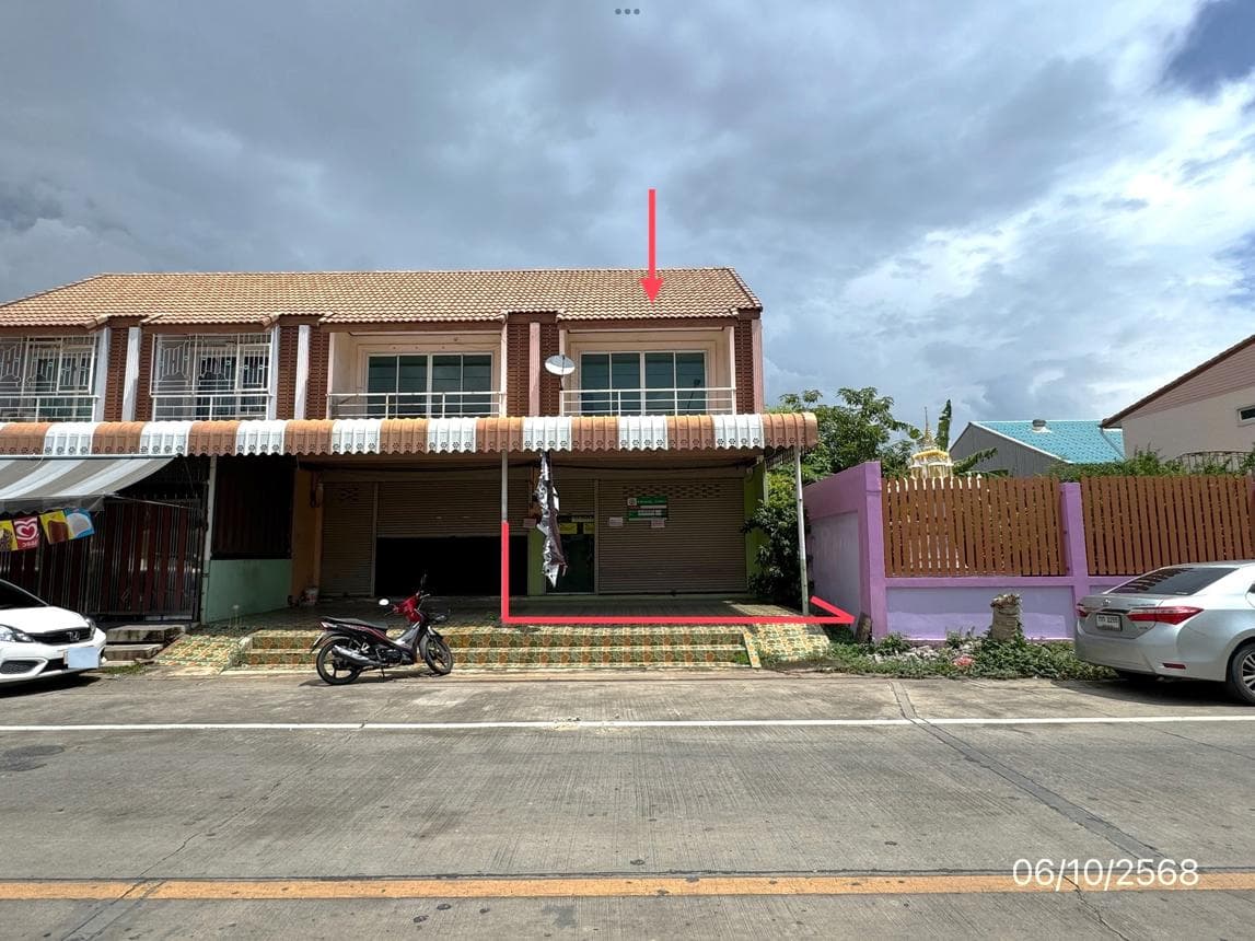 อาคารพาณิชย์ บางหญ้าแพรก เมืองสมุทรสาคร พื้นที่ใช้สอย 140 ตร.ม. ทำเลศักยภาพ เหมาะค้าขายและพักอาศัย