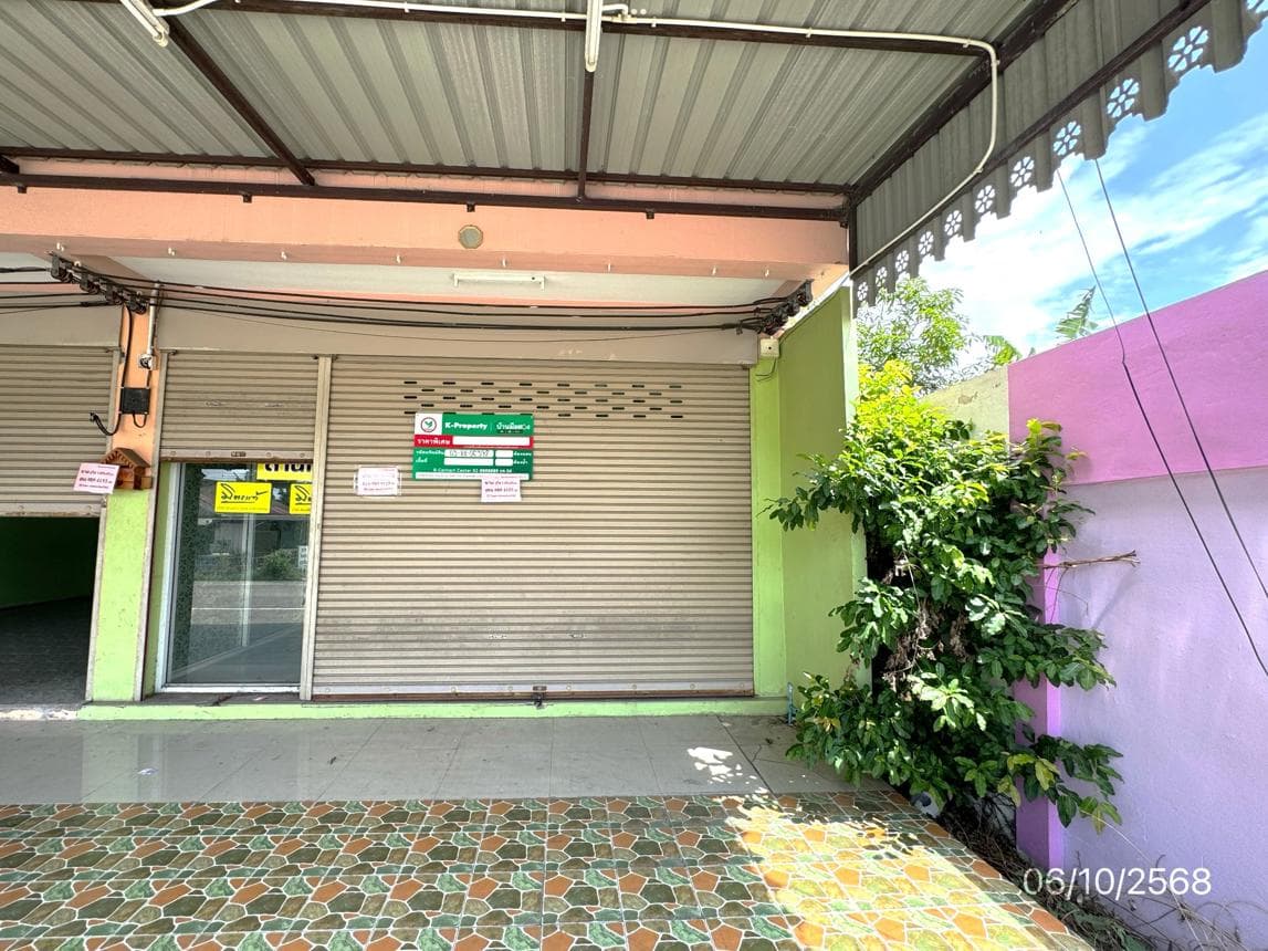 อาคารพาณิชย์ บางหญ้าแพรก เมืองสมุทรสาคร พื้นที่ใช้สอย 140 ตร.ม. ทำเลศักยภาพ เหมาะค้าขายและพักอาศัย