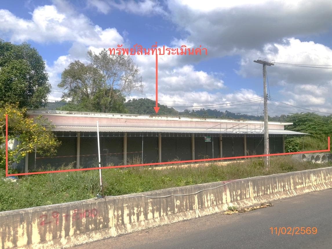 ขายอาคารพาณิชย์ คลองชะอุ่น พนม สุราษฎร์ธานี พื้นที่กว้างพิเศษ 880 ตร.ม. บนเนื้อที่ 60.3 ตร.ว. ทำเลดีเหมาะทำธุรกิจและอยู่อาศัยนั่นเอง