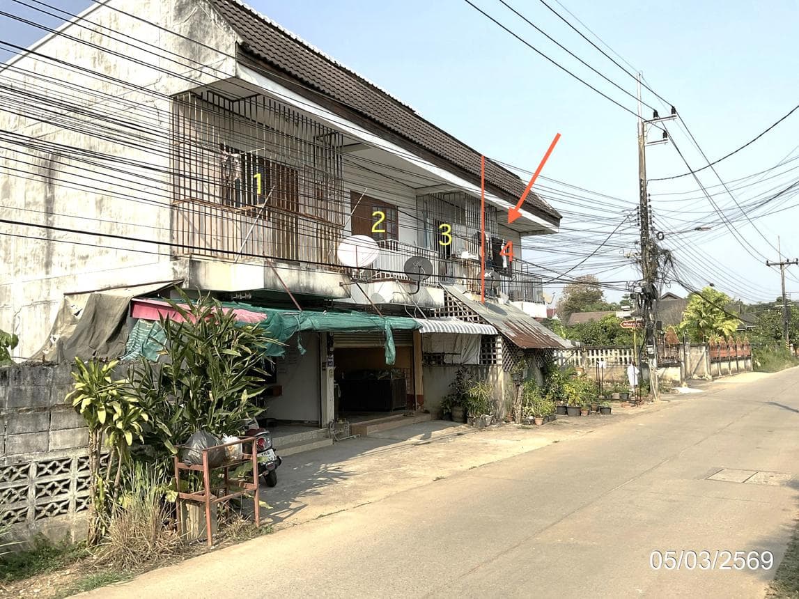 ขายอาคารพาณิชย์ รอบเวียง เมืองเชียงราย 2 ห้องนอน พื้นที่ใช้สอย 104 ตร.ม. ทำเลดีใกล้ใจกลางเมือง ราคาเพียง 2 ล้าน
