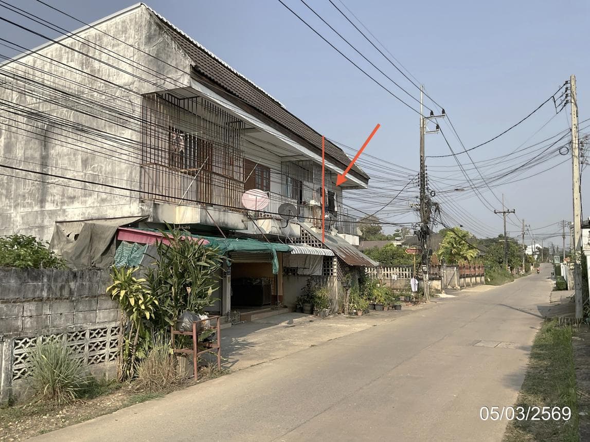 ขายอาคารพาณิชย์ รอบเวียง เมืองเชียงราย 2 ห้องนอน พื้นที่ใช้สอย 104 ตร.ม. ทำเลดีใกล้ใจกลางเมือง ราคาเพียง 2 ล้าน