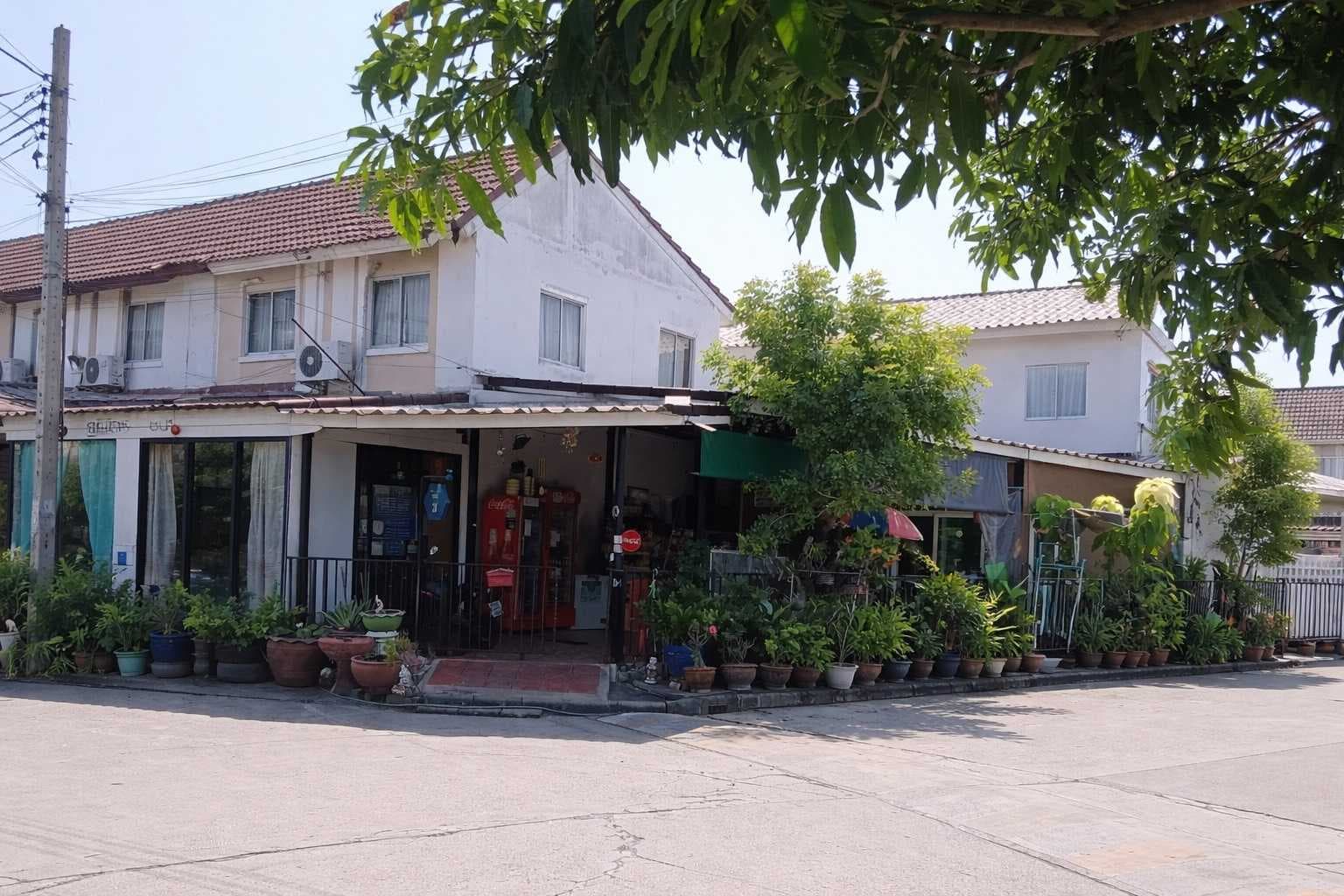 ขายทาวน์เฮ้าส์ หลังมุม หมู่บ้านพฤกษาวิลล์ 74/1 พื้นที่ 32.2 ตร.ว ชั้นบน 3 ห้องนอน 1 ห้องน้ำ