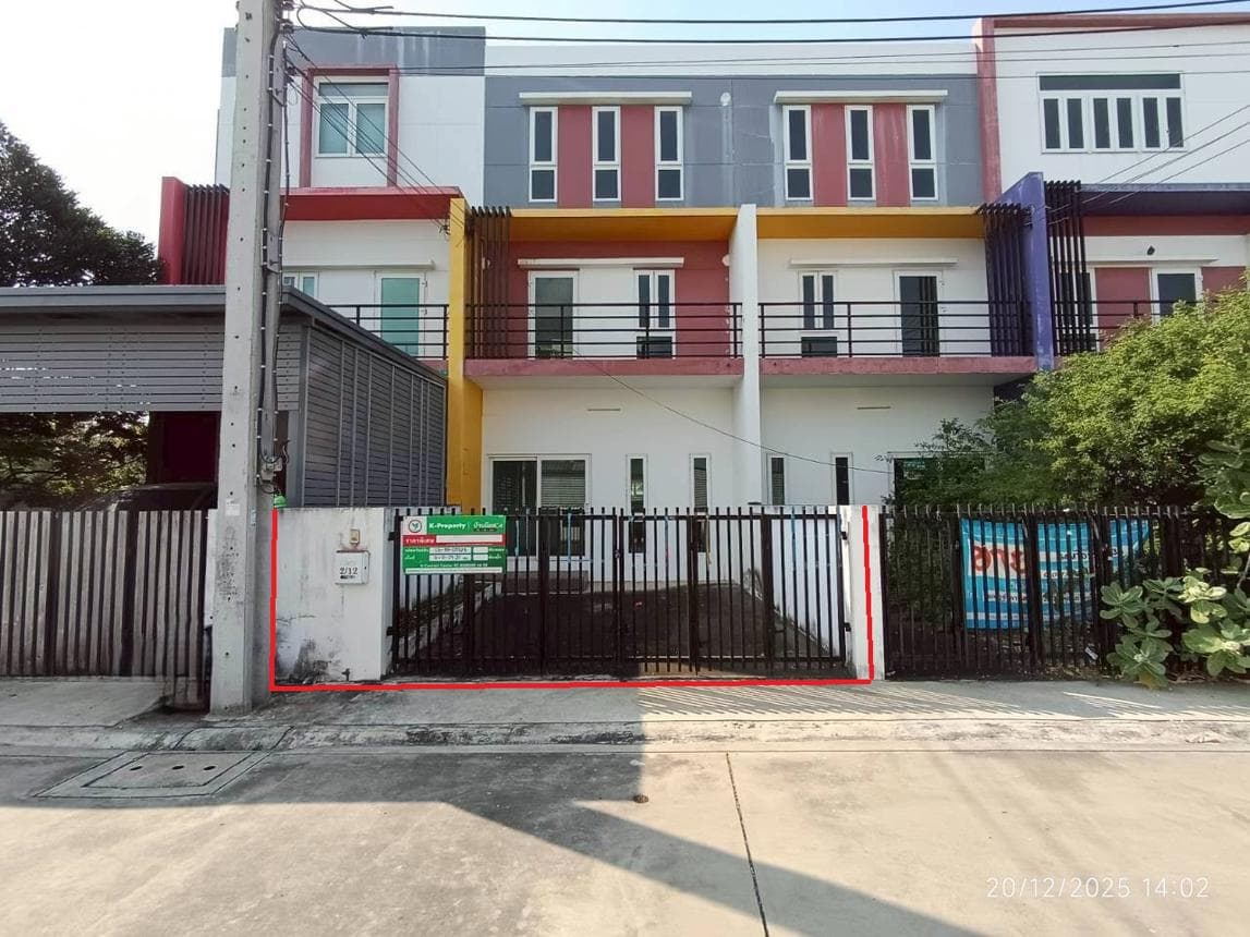 ขายทาวน์เฮ้าส์ เดอะแฮปปี้เนส วัดลาดปลาดุก บางบัวทอง นนทบุรี ทำเลบางรักพัฒนา เนื้อที่ 23.2 ตร.ว. พื้นที่ใช้สอย 155 ตร.ม. 3 ห้องนอน 2 ห้องน้ำ สภาพดี พร้อมอยู่