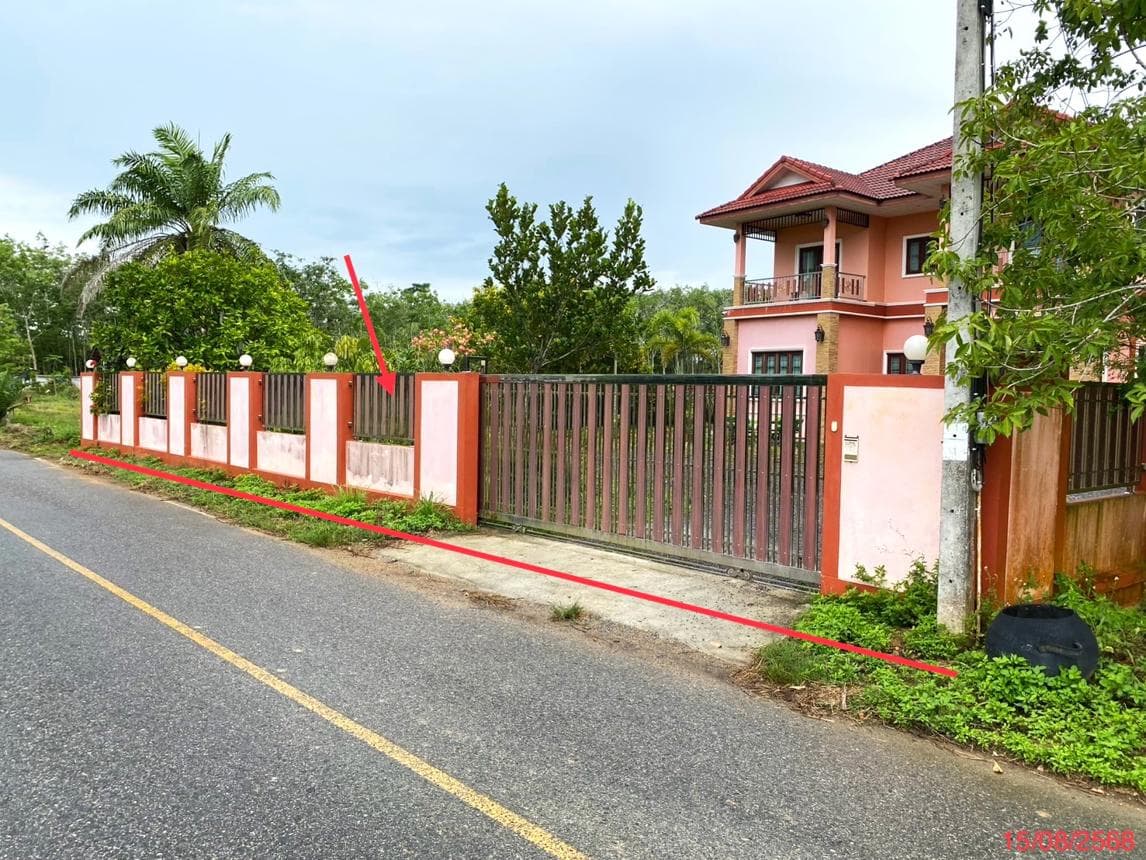 บ้านเดี่ยว กำแพงเพชร รัตภูมิ สงขลา 4 ห้องนอน 5 ห้องน้ำ พื้นที่ใช้สอยกว้างขวาง 246 ตร.ม. ทำเลดีบรรยากาศเป็นส่วนตัว เดินทางสะดวก ราคาพิเศษ 8.5 ล้าน