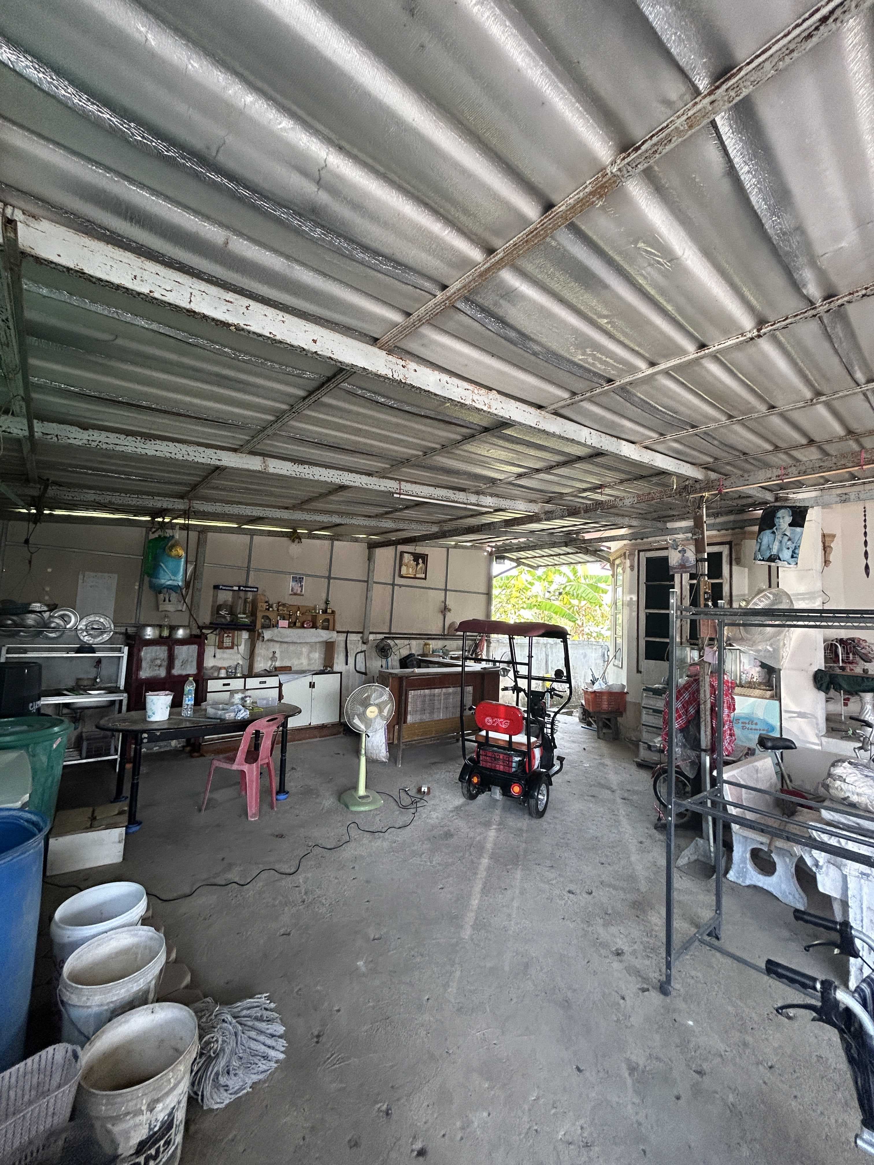 บ้านพร้อมที่ดิน