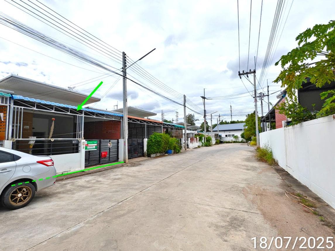 ทาวน์โฮม ดีโฮม ปลวกแดง-วังตาผิน (D Home) 2 ห้องนอน 2 ห้องน้ำ ที่ดินกว้าง 27.3 ตร.ว. ทำเลปังใกล้แหล่งงาน