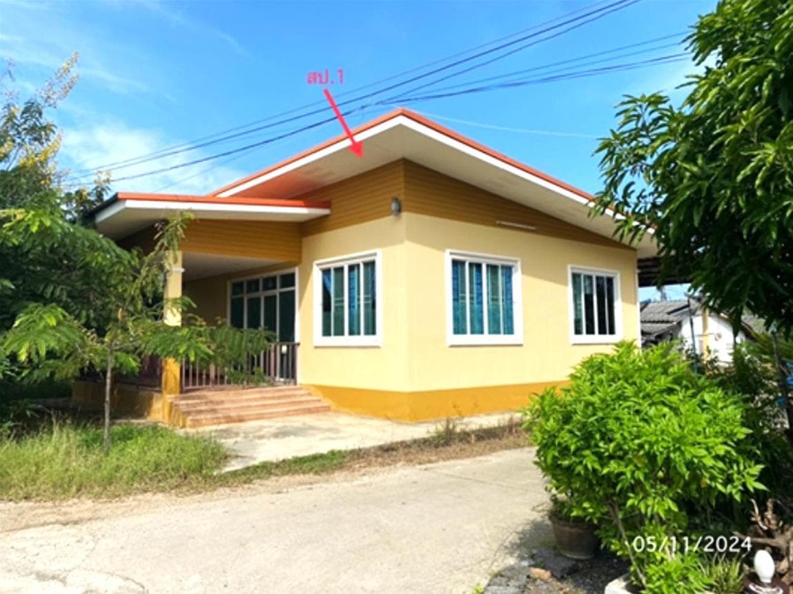 ขายบ้านเดี่ยว ท่ามะกา กาญจนบุรี โซนพระแท่น 2 ห้องนอน พื้นที่กว้าง 92 ตร.ว. บรรยากาศชิลล์ ราคาล้านต้นๆ