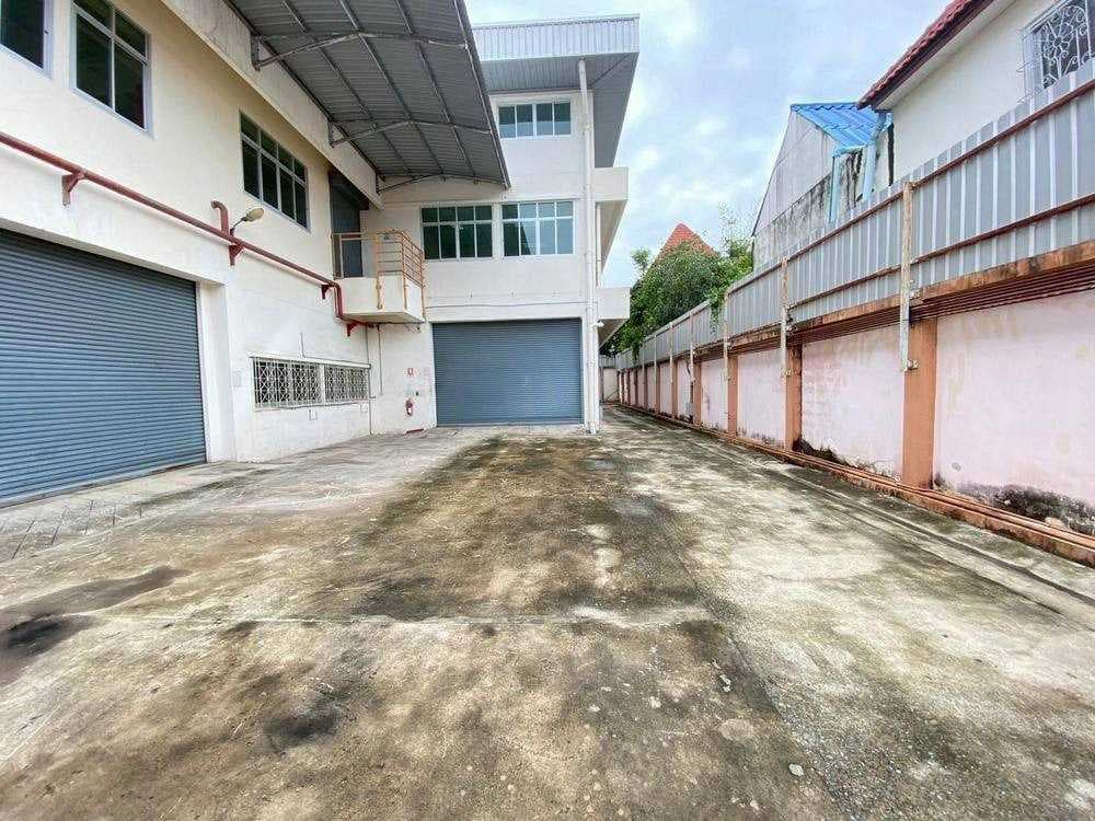 ขายอาคารโรงงาน / โกดัง พร้อมสำนักงาน 3 ชั้น บางจาก พระประแดง สมุทรปราการ 60 ล้านบาท