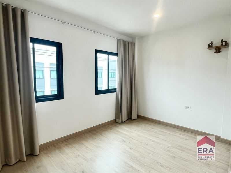 ขายทาวน์โฮม / โฮมออฟฟิศ 3 ชั้น บางนา ไบรตัน บางนา กม.26 ใกล้ทางด่วน