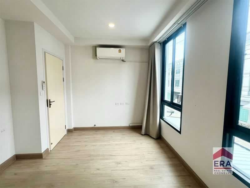 ขายทาวน์โฮม / โฮมออฟฟิศ 3 ชั้น บางนา ไบรตัน บางนา กม.26 ใกล้ทางด่วน